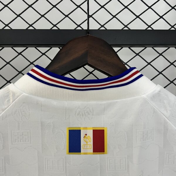 Camiseta Francia segunda equipacion Blanca 1996-1998 cuello anterior