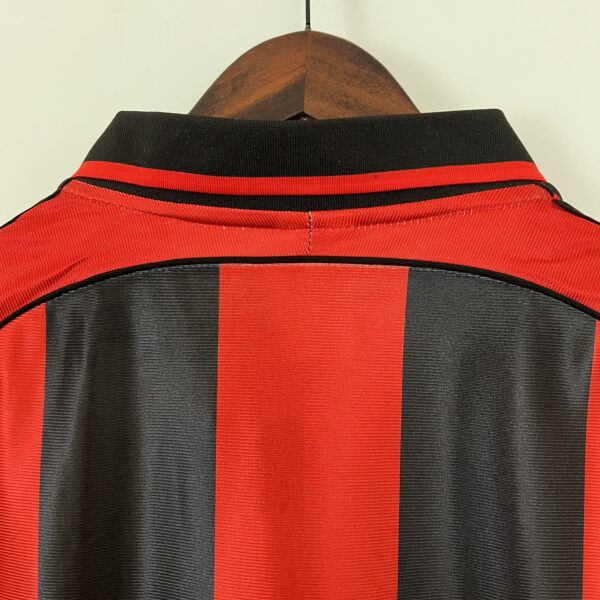 camiseta ac milan 1999 cuello trasero