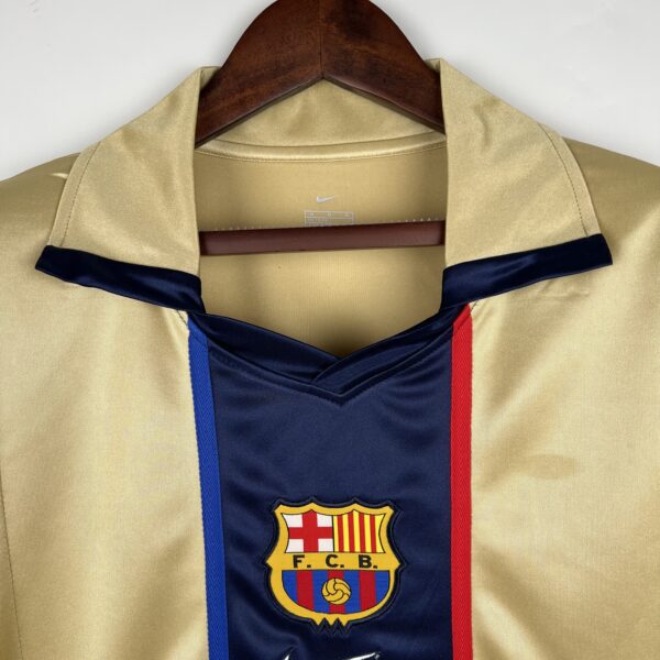 camiseta barcelona 2002 dorada cuello