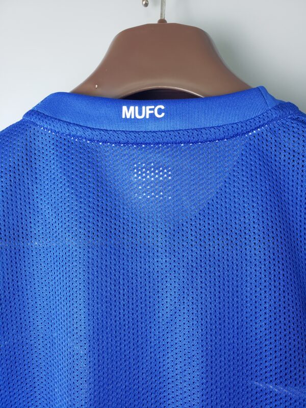 camiseta manchester united azul 2008 cuello anterior