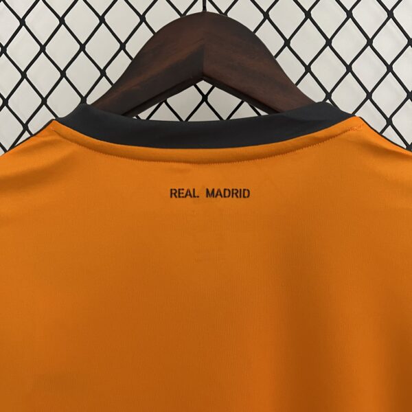 camiseta real madrid 13 14 naranja cuello trasero