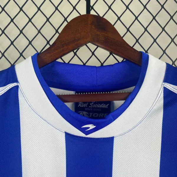 Camiseta Real Sociedad 2002 03 cuello