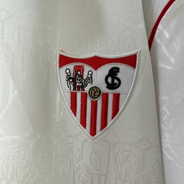 Camiseta Sevilla 1991-1992 primera equipacion escudo