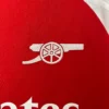 Camiseta Arsenal 2024-2025 escudo