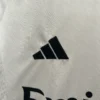 Conjunto Real Madrid niño 2024-2025 Mbappé logo