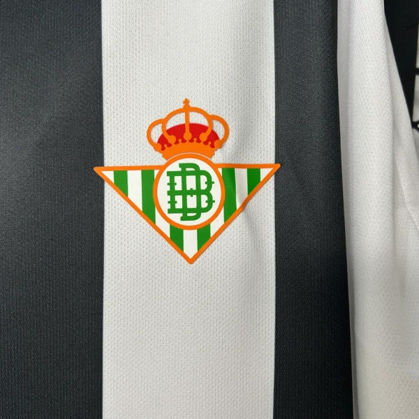 Nueva camiseta Real Betis 2025-2026 blanco-negro escudo