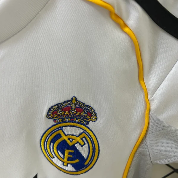 Nuevo Conjunto Real Madrid niño 2025-2026 Mbappe escudo