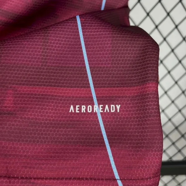 Camiseta Aston Villa 2025-2026 material