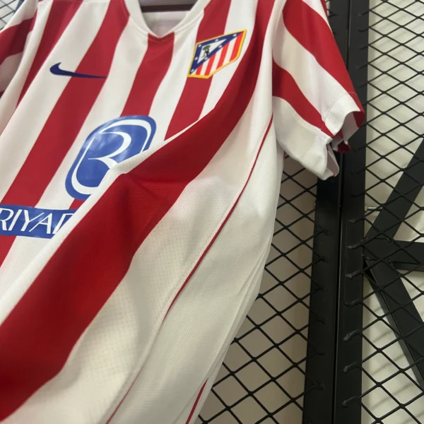 Camiseta Atlético Madrid 2025-2026 Julián lateral