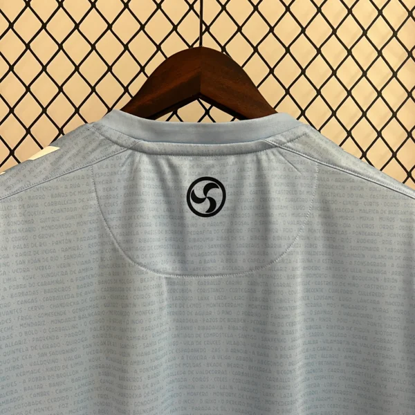 Camiseta Celta de Vigo 2024-2025 Lago Aspas cuello posterior