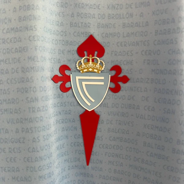 Camiseta Celta de Vigo 2024-2025 Lago Aspas escudo