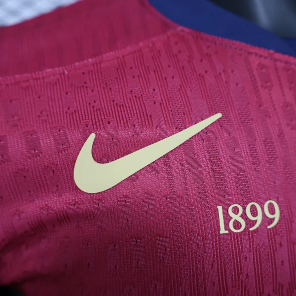 Camiseta FC Barcelona 125 aniversario 2025 logo