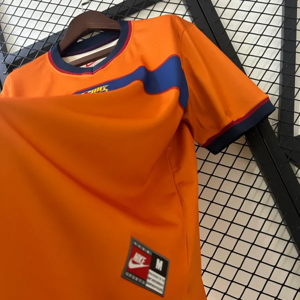 Camiseta FC Barcelona 1998-1999 Naranja lateral