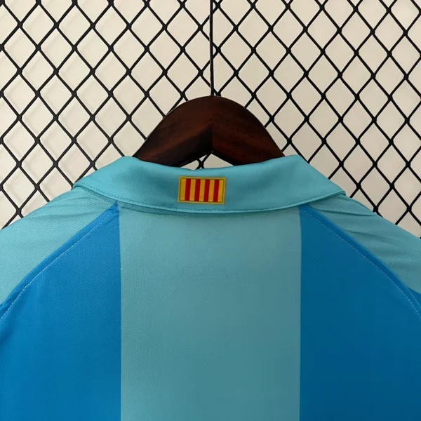 Camiseta FC Barcelona 2007-2008 celeste cuello anterior