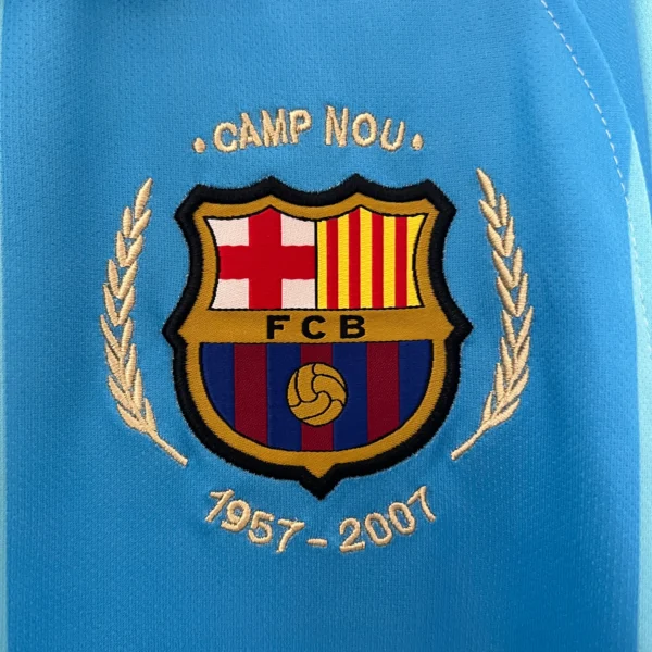 Camiseta FC Barcelona 2007-2008 celeste escudo