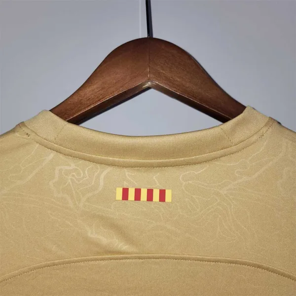 Camiseta FC Barcelona Dorado 2022-2023 cuello anterior
