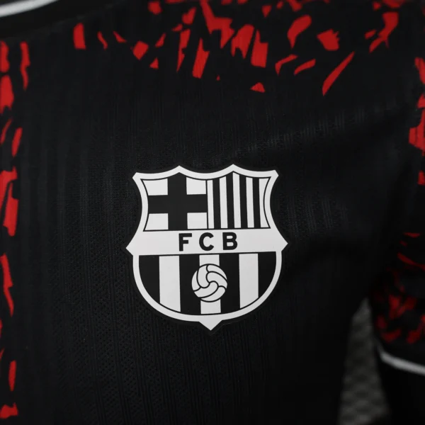Camiseta FC Barcelona León Rojo 2024-2025 escudo