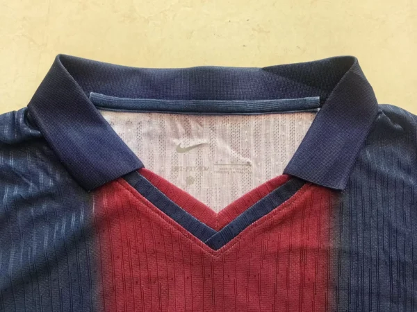 Camiseta FC Barcelona x Travis Scott 2025-2026 cuello