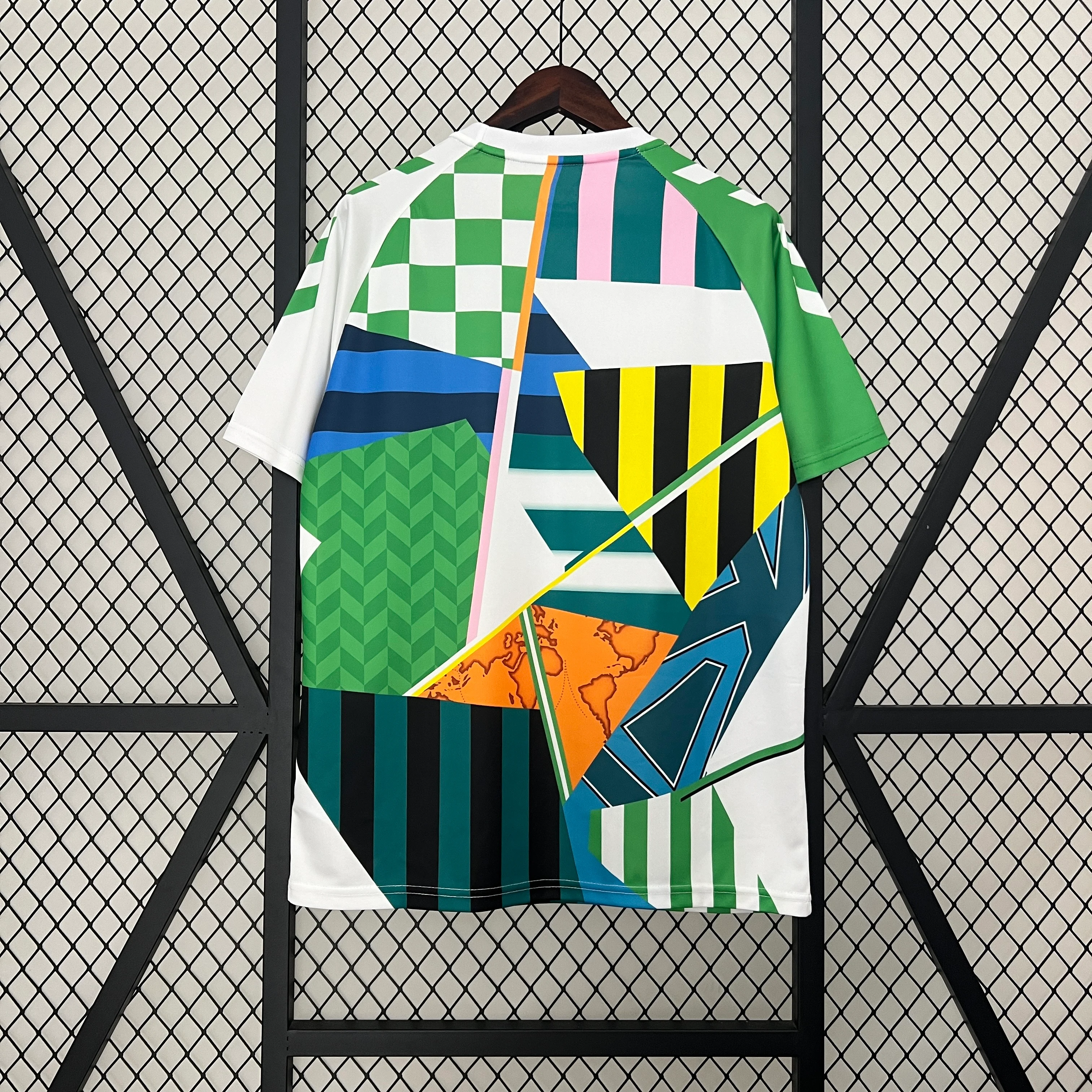 Camiseta multicolor Real Betis 2024-2025 collage parte trasera