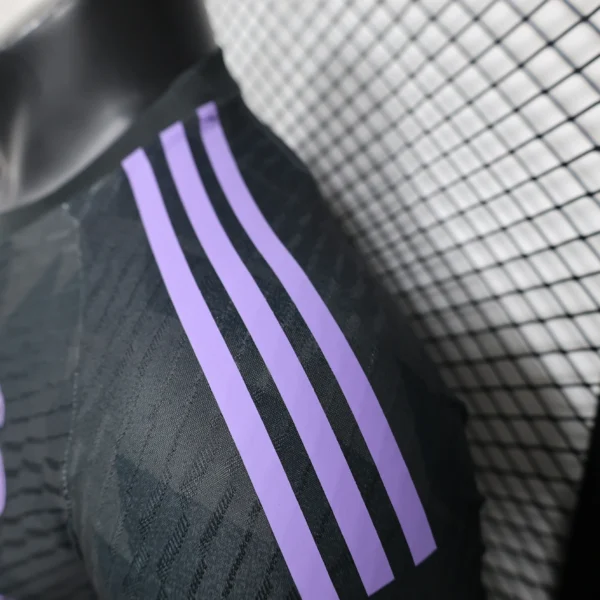 Camiseta Real Madrid 2024-2025 Negro hombro