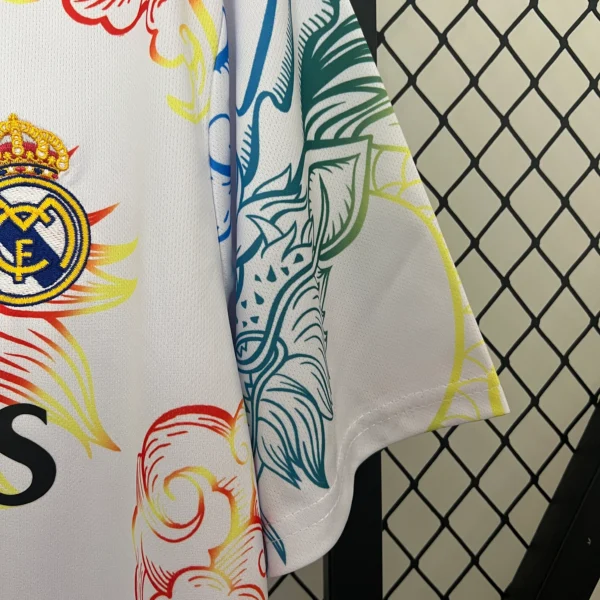 Camiseta Real Madrid 2024-2025 dragón Arcoíris manga