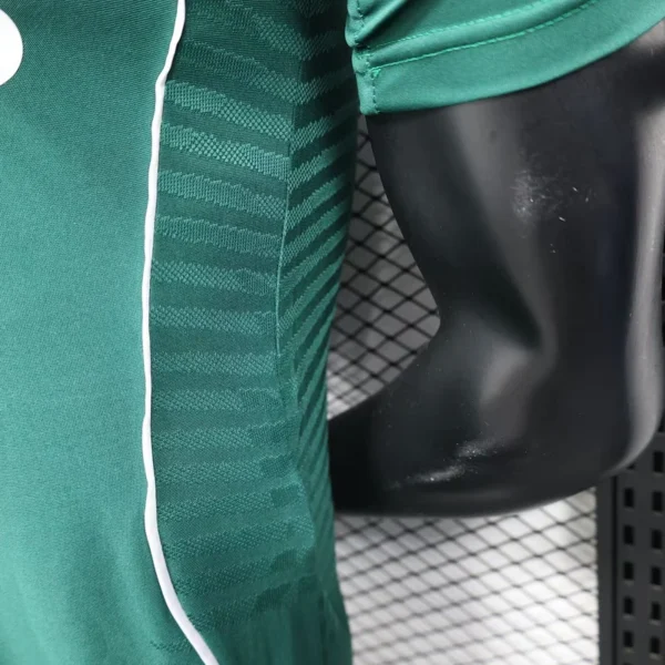 Camiseta Real Madrid 2025-2026 Verde lateral