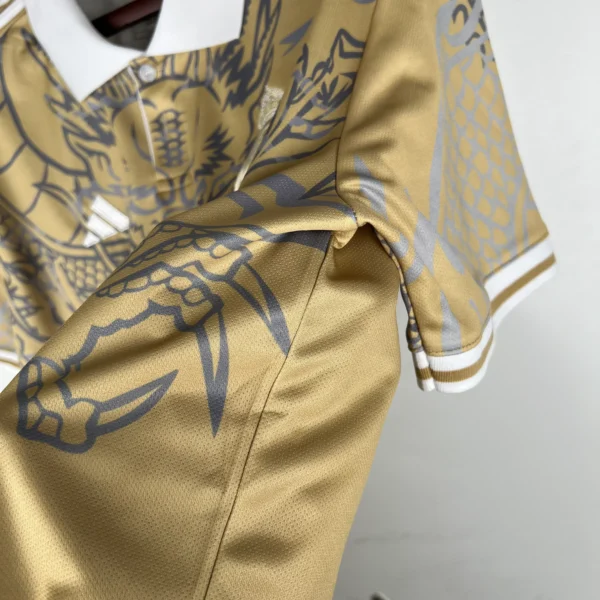 Camiseta Real Madrid Dorado 2023-2024 lateral