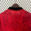 Camiseta Real Madrid Dragón Rojo 2024-2025 cuello anterior