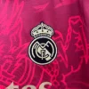 Camiseta Real Madrid Dragón Rojo 2024-2025 escudo