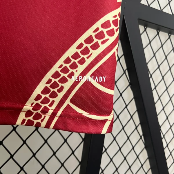 Camiseta Real Madrid Dragón Rojo 2024-2025 material