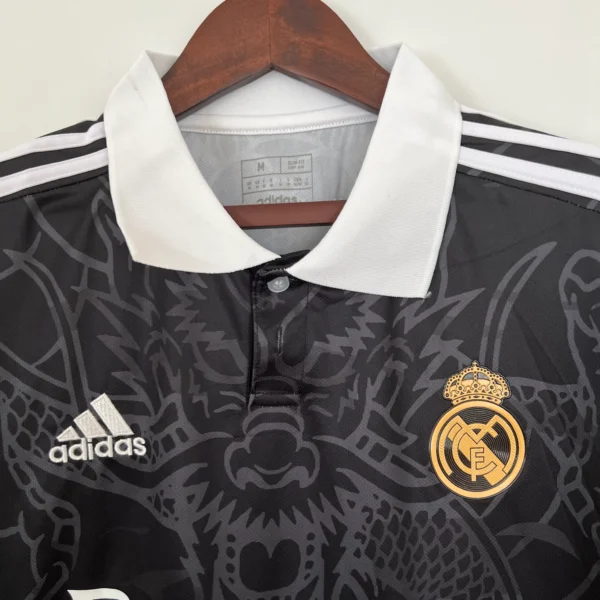 Camiseta Real Madrid negro 2023-2024 Dragon cuello
