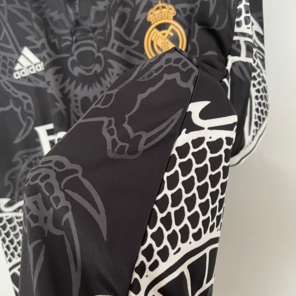 Camiseta Real Madrid negro 2023-2024 Dragon lateral