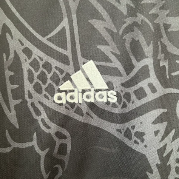 Camiseta Real Madrid negro 2023-2024 Dragon logo