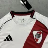 Camiseta River Plate 2025-2026 Mastantuono cuello