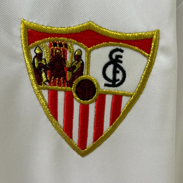 Camiseta Sevilla 2012-2013 Navas escudo