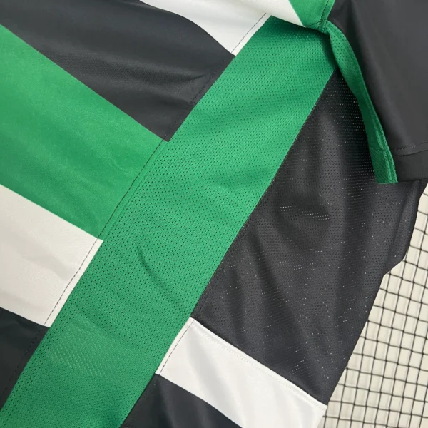Camiseta Sporting Lisboa 2024-2025 Gyokeres lateral