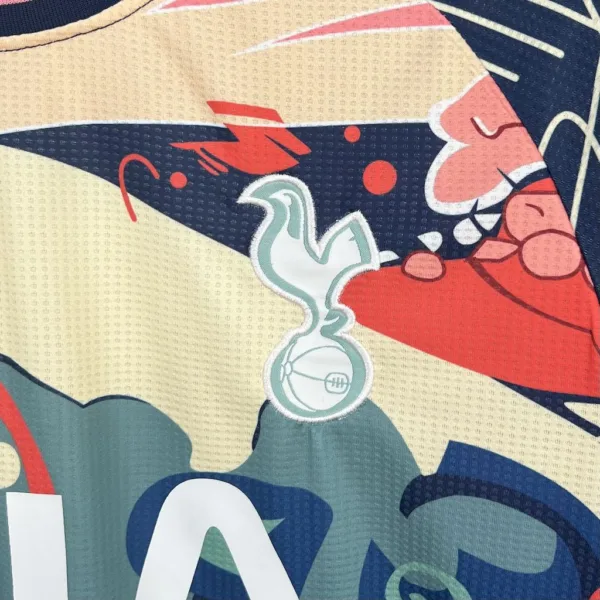 Camiseta Tottenham 2025-2026 Hokusai escudo
