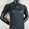 Camiseta Travis Scott negro FC Barcelona 2024-2025 lateral