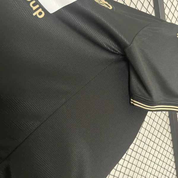 Camiseta Valencia CF 2024-2025 Negro lateral