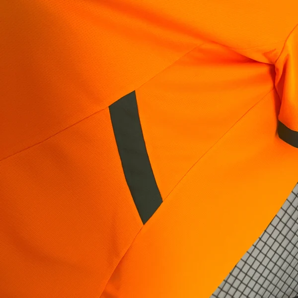 Camiseta Valencia CF 2024-2025 naranja lateral