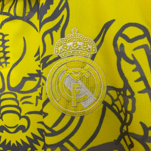 Camiseta amarillo Real Madrid 2025-2026 Dragon escudo
