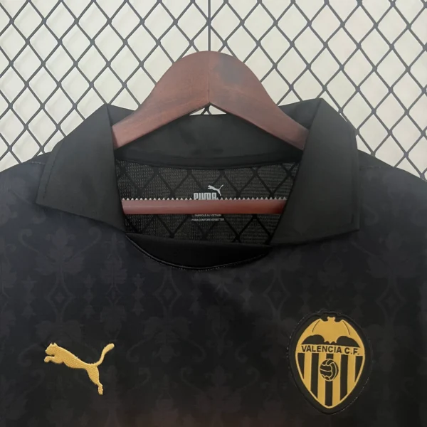 Camiseta del Valencia CF 2024-2025 negro cuello