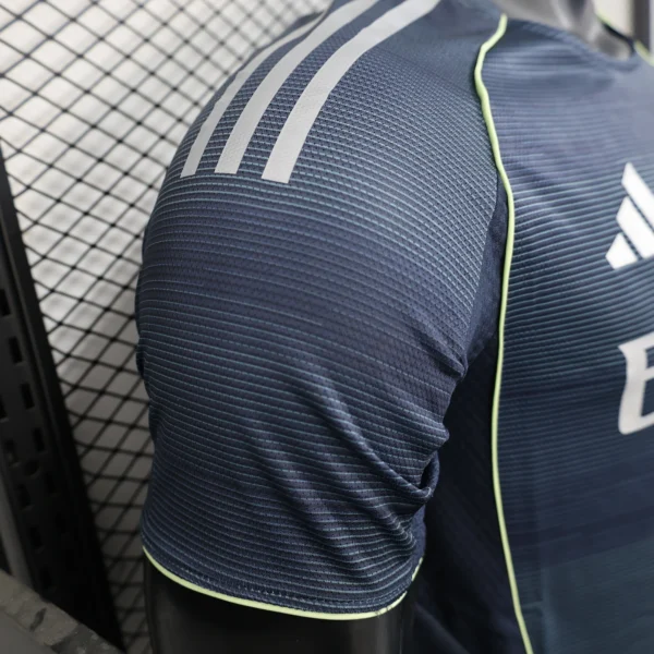 Camiseta negra Real Madrid 2025-2026 manga