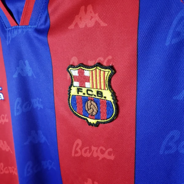 Camiseta retro FC Barcelona 1996-1997 Ronaldo escudo