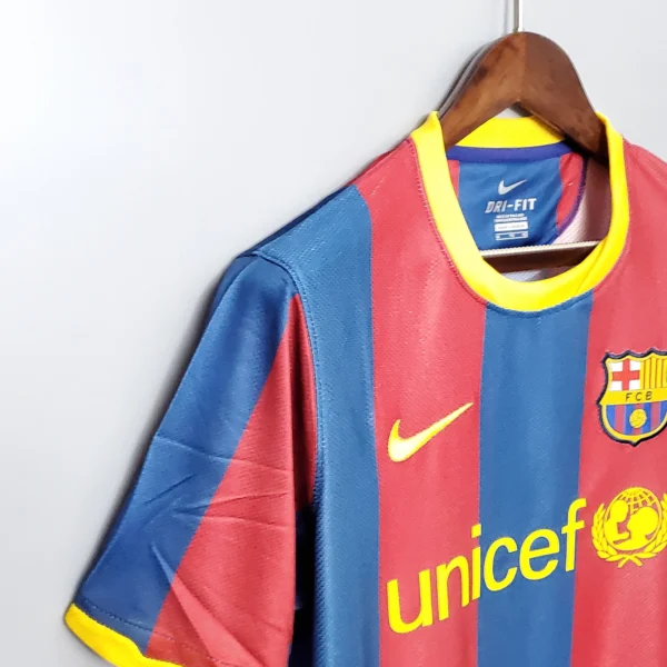 Camiseta retro FC Barcelona 2010-2011 Messi lateral