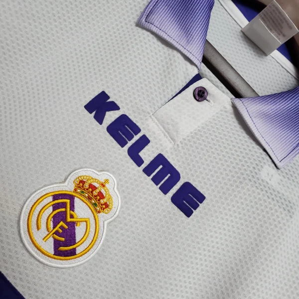 Camiseta retro Real Madrid 1997-1998 Raúl escudo