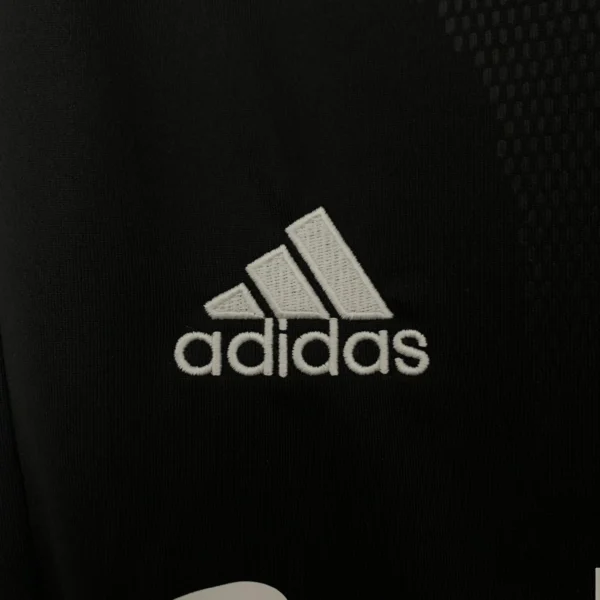 Camiseta retro Real Madrid 2001-2002 Negro logo
