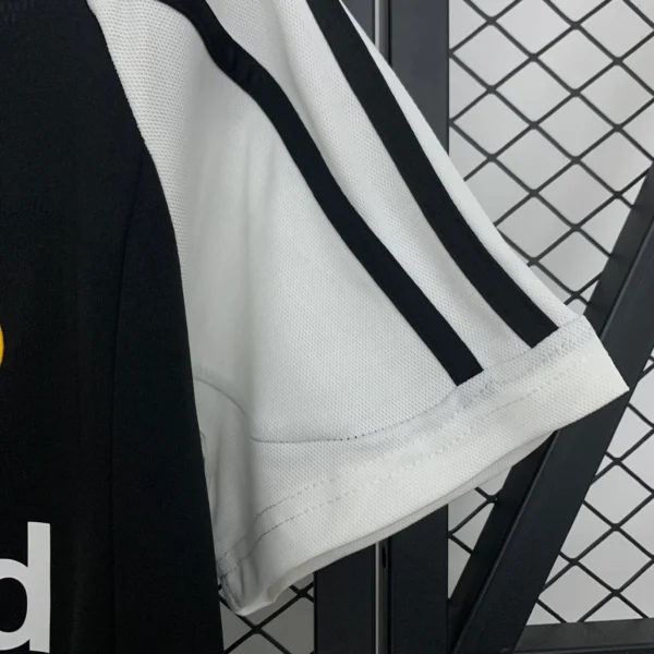 Camiseta retro Real Madrid 2001-2002 Negro manga