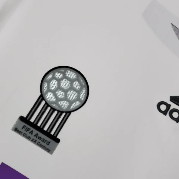 Camiseta retro Real Madrid 2006-2007 Benq escudo