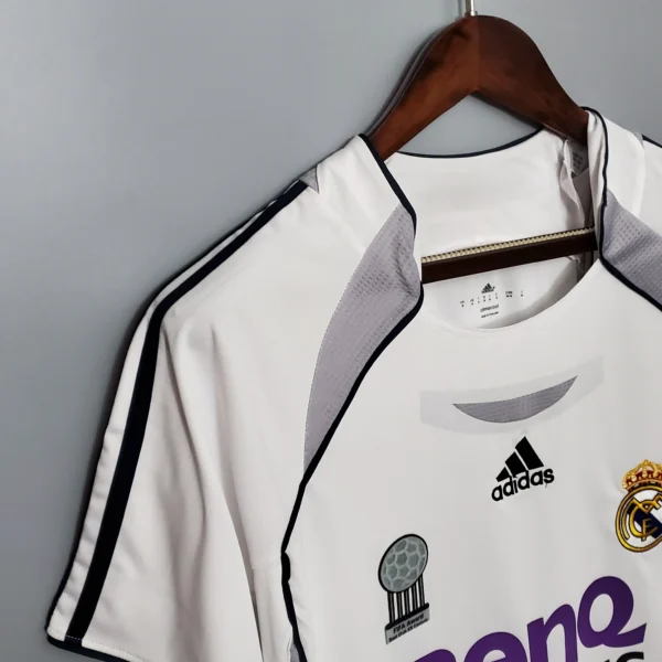 Camiseta retro Real Madrid 2006-2007 Benq hombro